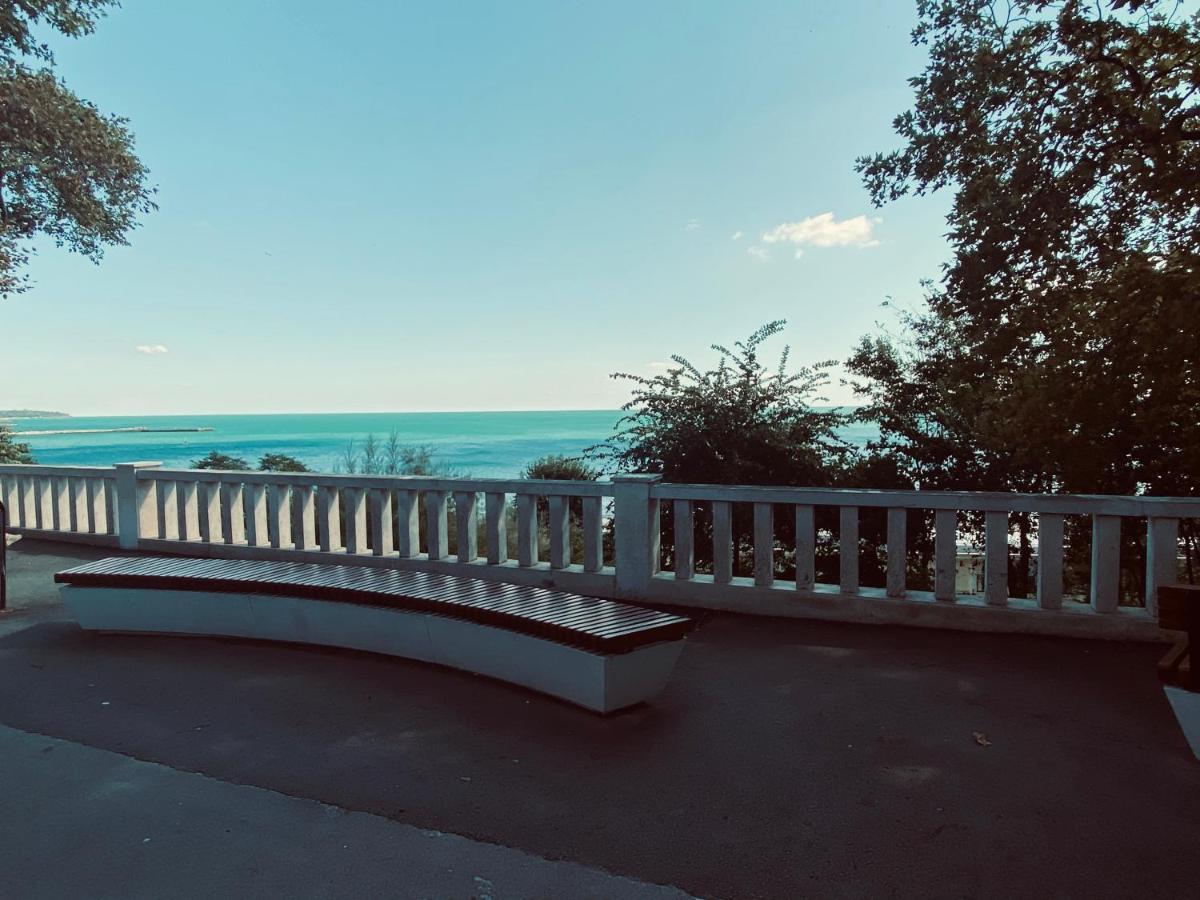 Мarelis Luxe Port Apartment Várna Kültér fotó