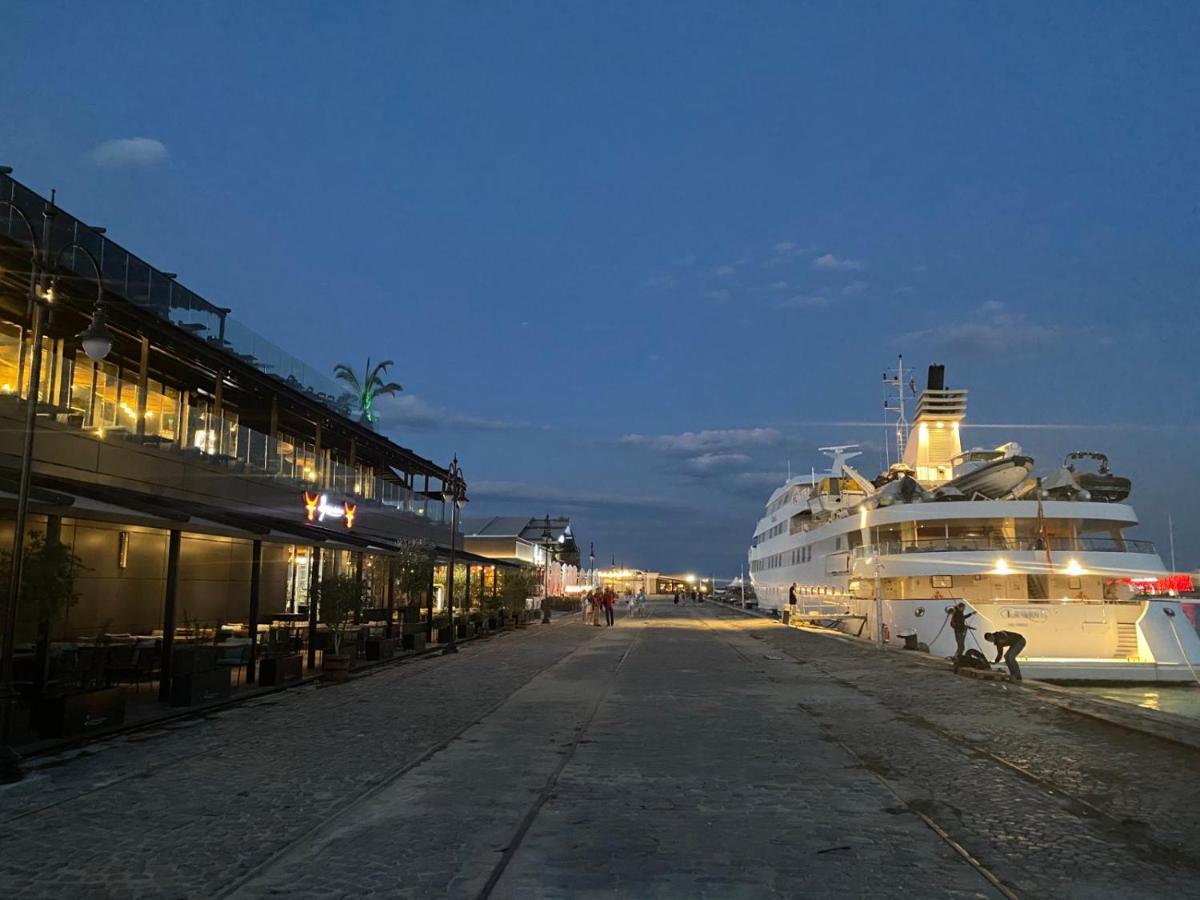 Мarelis Luxe Port Apartment Várna Kültér fotó