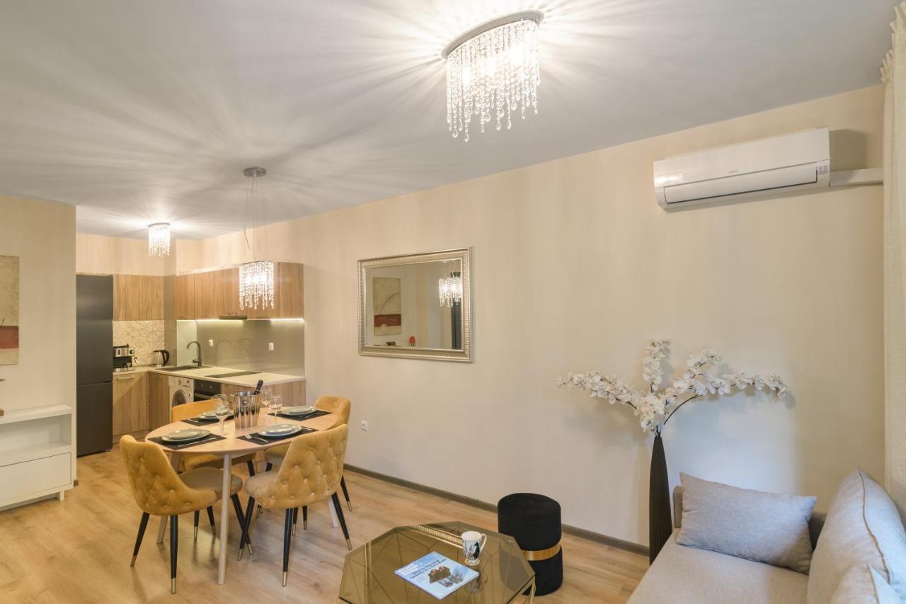 Мarelis Luxe Port Apartment Várna Kültér fotó