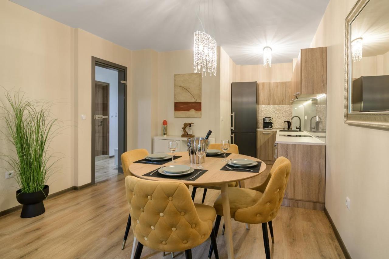 Мarelis Luxe Port Apartment Várna Kültér fotó