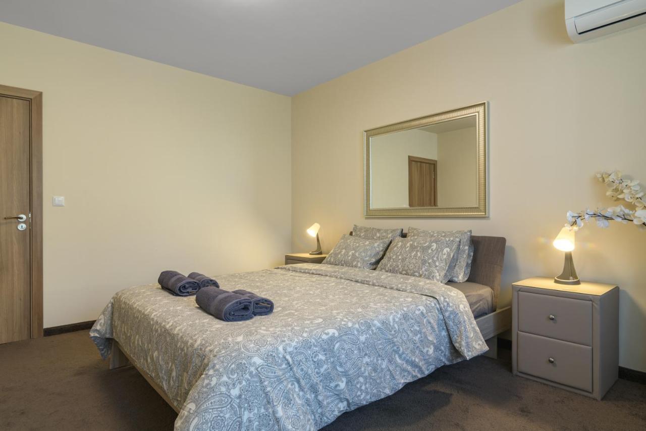 Мarelis Luxe Port Apartment Várna Kültér fotó