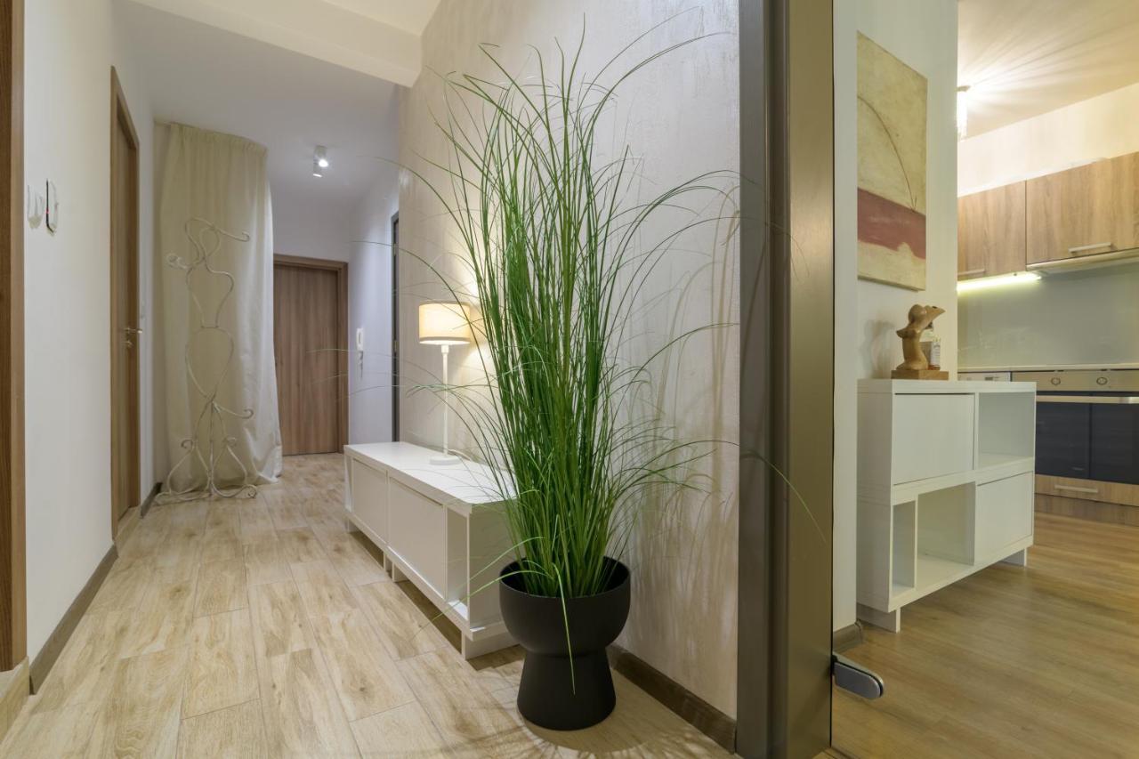 Мarelis Luxe Port Apartment Várna Kültér fotó